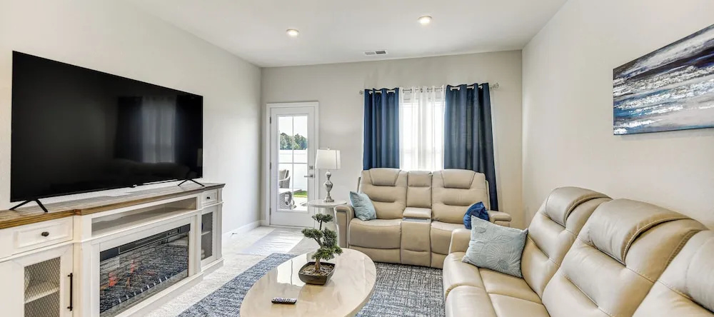 Beautiful Family Retreat By Pasquotank River!, 伊丽莎白城 — 照片 1
