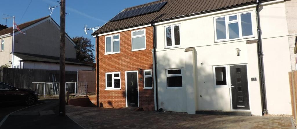 4 Bed Farnborough Air Accommodation, Фарнборо — фото 1