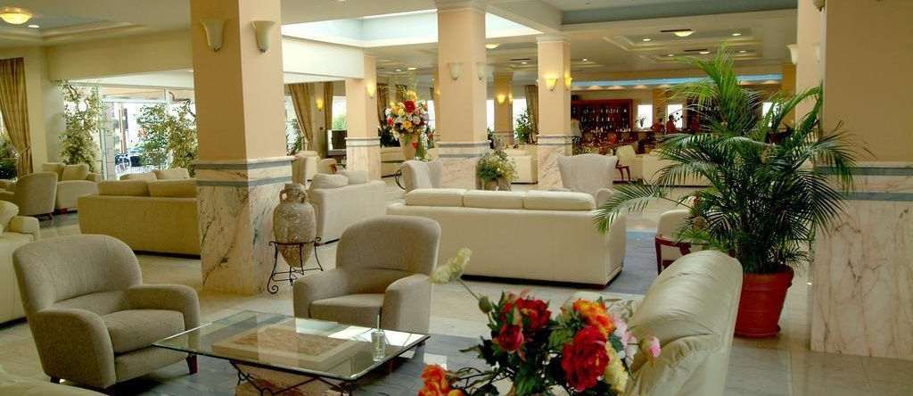 Zorbas Beach Hotel, Тигаки — фото 1