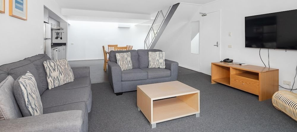 Corrigans Cove Apartment, Batehaven — photo 1