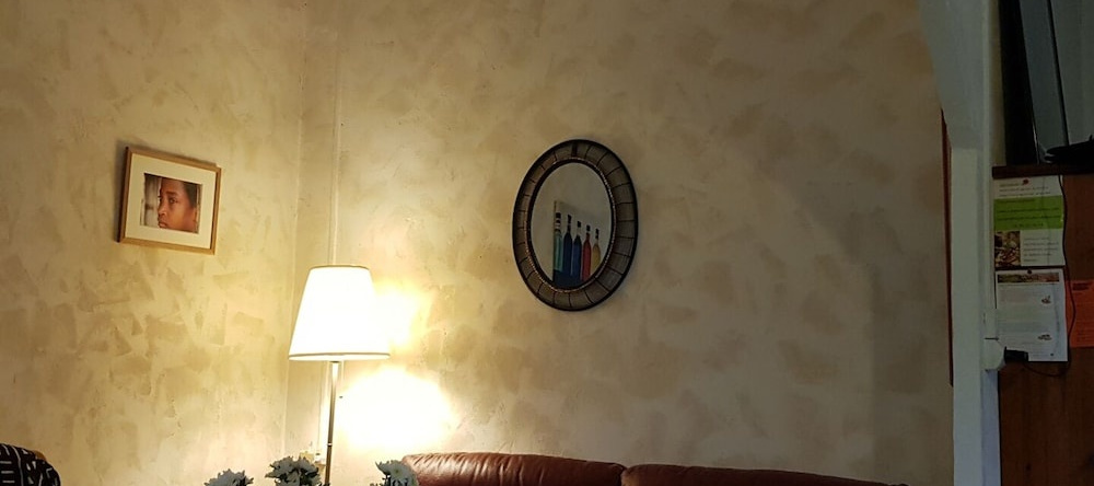 Les Marronniers, Reillanne — photo 1