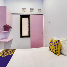 OYO Life 91626 Rr Kost Putri Syariah, 卢马姜 — 照片 4