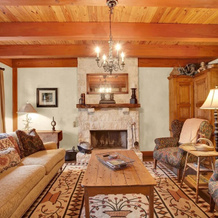 Luxury and Location One Block to Main St With Hot tub and Firepit, 弗雷德里克斯堡 — 照片 5