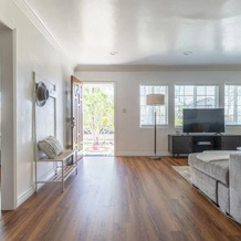 Charming Spacious Home - Modern Comforts, Prime Location, Роузмид — фото 2