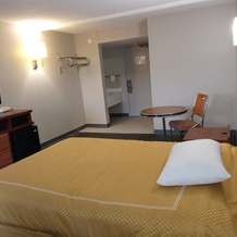 Peachtree Inn & suites, 克拉克斯顿 — 照片 3
