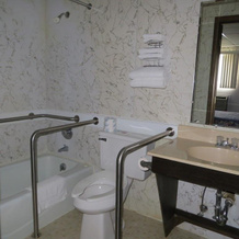 Bluffs Inn, Decorah — photo 3