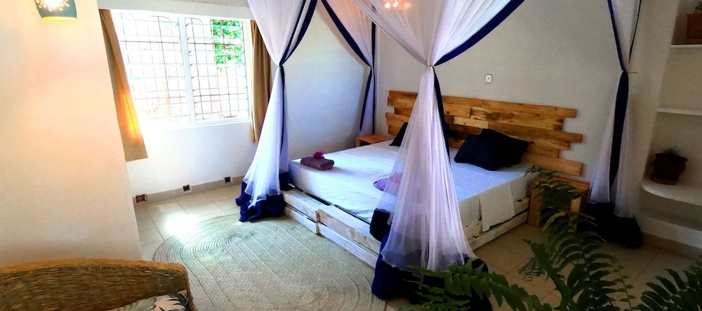 Saltys Kitesurf Village, Kilifi — photo 1