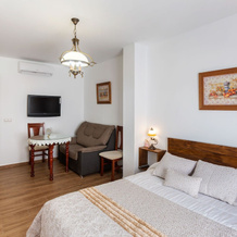 Elegant Holiday Home in Olvera With Terrace, 奥尔韦拉 — 照片 3