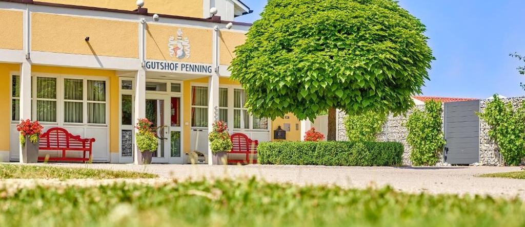 Golfhotel Gutshof Penning, Rotthalmuenster — photo 1