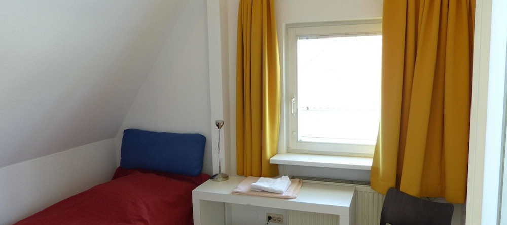 Gästehaus Schröder Walldorf 2, Moerfelden-Walldorf — photo 1