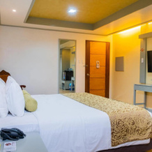 La Piazza Hotel and Convention Center, Legazpi — photo 4