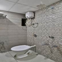 OYO 32859 Hotel Bonsoir, 卡洛尔 — 照片 5