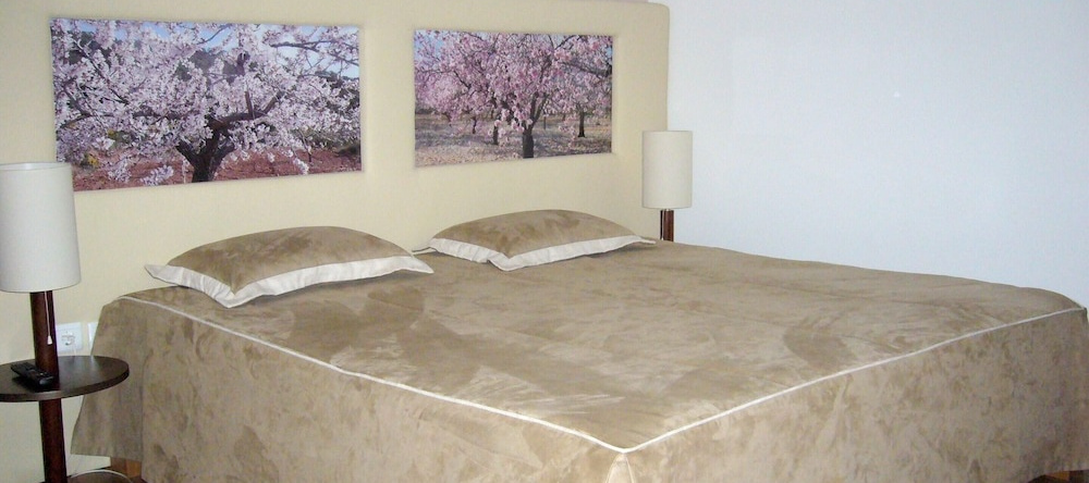 Property With 4 Bedrooms in Bragança, With Wonderful Lake View and Furnished Terrace, 布拉干萨 — 照片 1