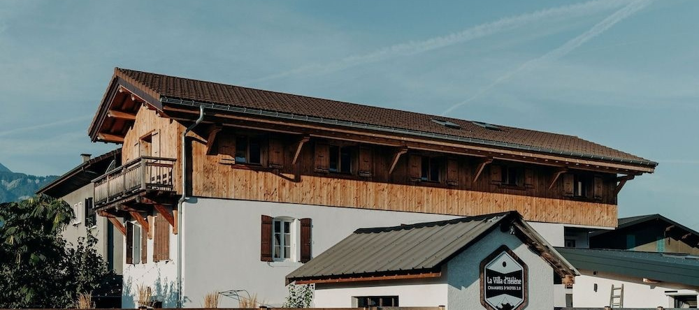 La Villa d'Hélène Chambres d’hôtes et Appartements-Cluses, 克吕斯 — 照片 1