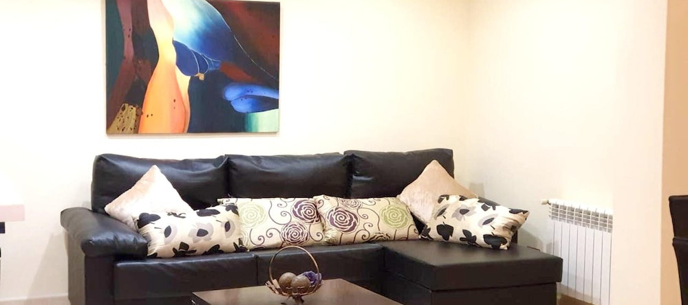 Villa with 7 Bedrooms in Olivella, with Wonderful Mountain View, Private Pool, Enclosed Garden, 奥利韦拉 — 照片 1