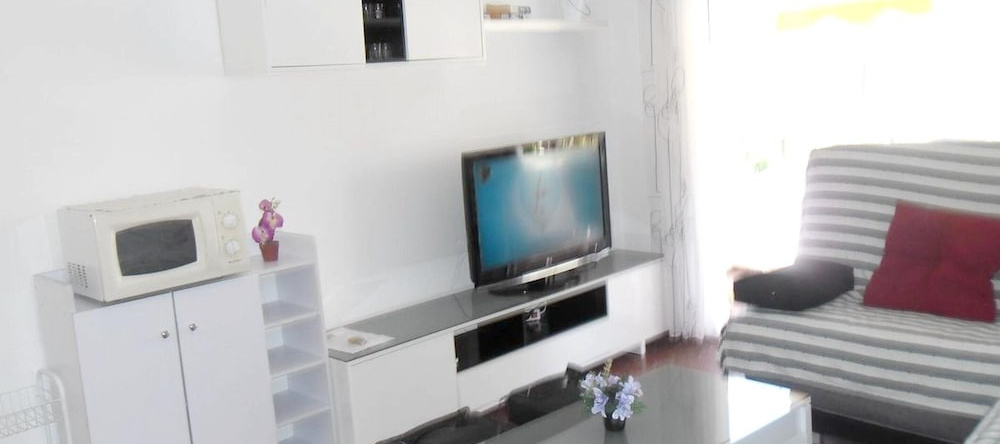 Studio in Caleta de Vélez, with Wonderful Sea View, Shared Pool, Enclosed Garden - 200 M From the Beach, 卡莱塔德贝莱斯 — 照片 1