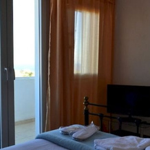 Sunny Resort, Karterados — photo 5
