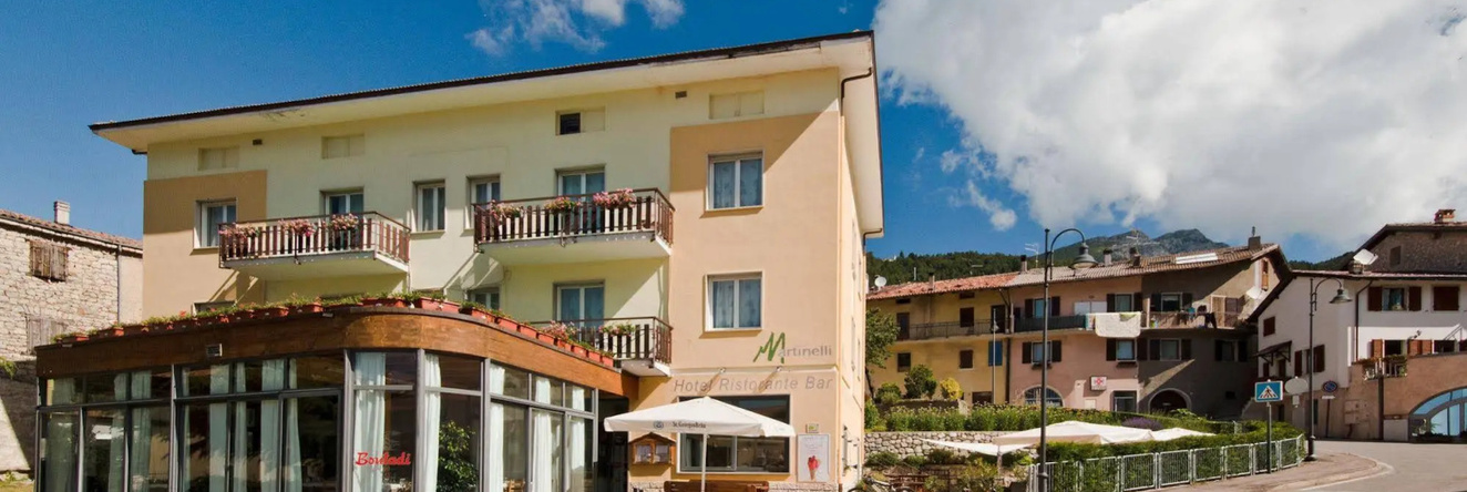Hotel Martinelli, Ronzo-Chienis — photo 1