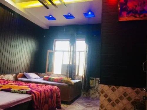 Hotel Kohinoor And Restaurant, Чинтпурни — фото 1
