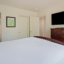 Old Mill Magic 2 Bedroom Townhouse by RedAwning, Bend — photo 3