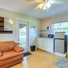 Walkable Studio in Pinellas Park w/ Desk & Patio, Pinellas Park — photo 2