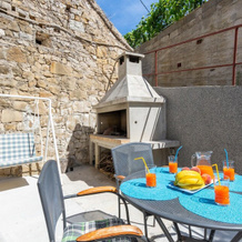 "Nice Home In Podstrana With Wifi And 2 Bedrooms", 波德斯特拉纳 — 照片 5