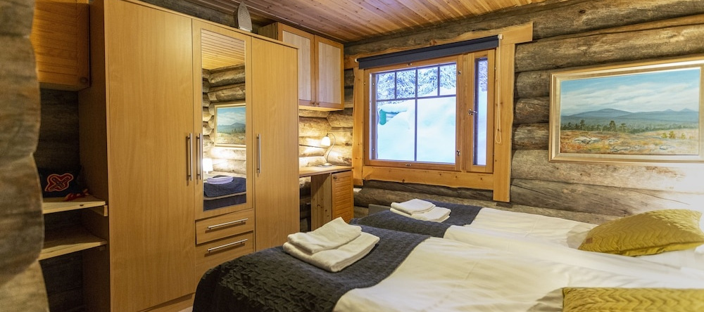 Kuukkeli Log Houses Villa Aurora (Pupula), 萨利色尔卡 — 照片 1
