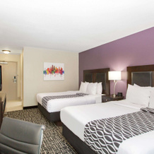 La Quinta Inn & Suites by Wyndham Blue Springs, 布鲁斯普林斯 — 照片 5
