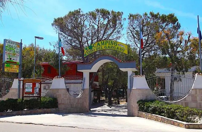 Camping Villaggio Lido Del Gargano, 罗迪加尔加尼科 — 照片 1