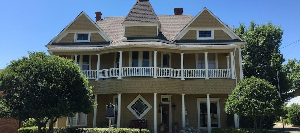 Captain's House on The Lake, Granbury — photo 1