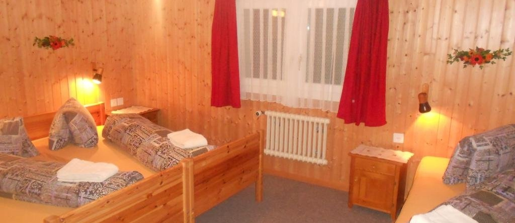 Hotel Alpenblick Muotathal, 穆奥塔塔尔 — 照片 1