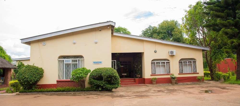 Nelly's Guesthouse, Lilongwe — photo 1