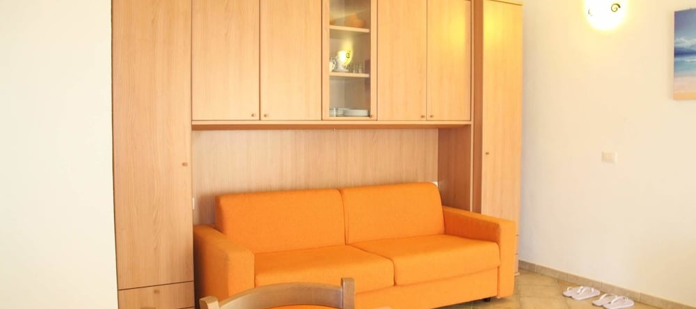 New Orange Studio 9, Лимпидду — фото 1