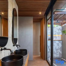 Award-Winning 3BR Villa | 25m Pool | Villa FEH, Kerobokan Kelod — photo 2