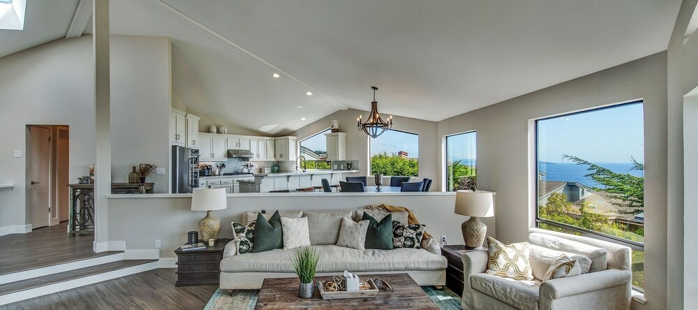 Stunning Ocean-View W/ Private Hot Tub 3 Bedroom Home, Залив Бодега — фото 1