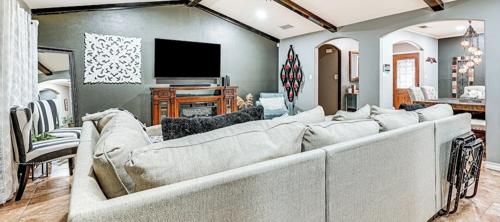 3 Mi to Downtown Mcallen: Quiet Home w/ Pool, 麦卡伦 — 照片 1
