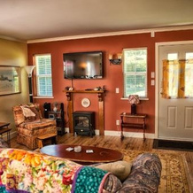 Red Roof Inn Cottage, Comox — photo 2
