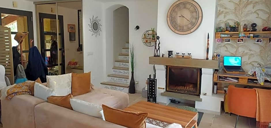 NOTRE PETIT COIN DE PARADIS chambre privée chez l'habitant, 塞永-银泉 — 照片 1