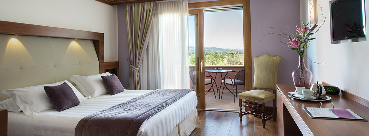 Hotel Valle di Assisi Spa & Golf, 圣玛丽亚德利安杰利 — 照片 1