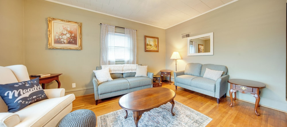 Central Meadville Apartment - Walk to Downtown!, Meadville — photo 1