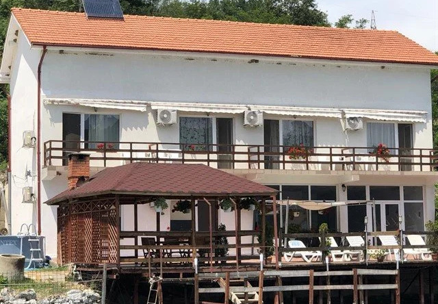 Casa Adrian, 埃舍尔尼察 — 照片 1