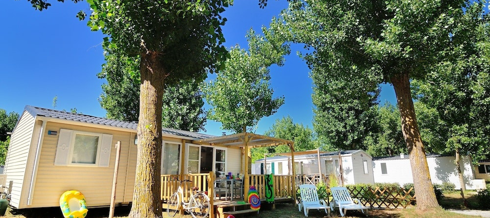 Happy Camp Domaine la Yole Camping Lodge, Vendres — photo 1