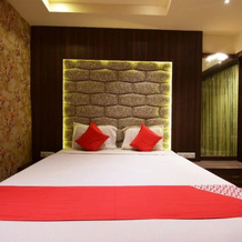 Hotel Downtown By OYO Rooms, 巴尔达曼 — 照片 2