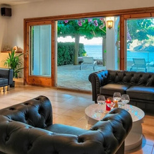 White Rock Villa With Breathtaking Views And Pool, Колера — фото 4