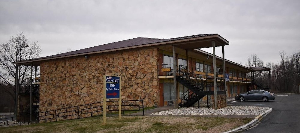 Amerivu Inn & Suites - Gilbertsville, Калверт-Сити — фото 1