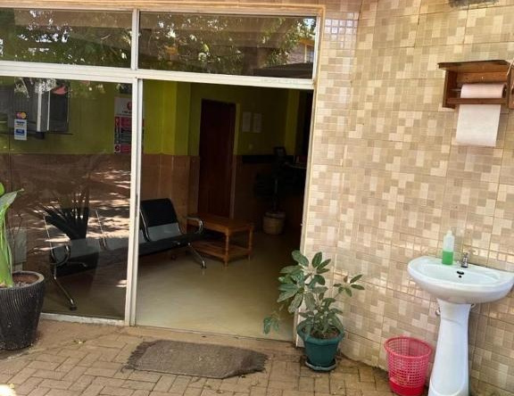 Rozala Motel, Bondo — photo 1