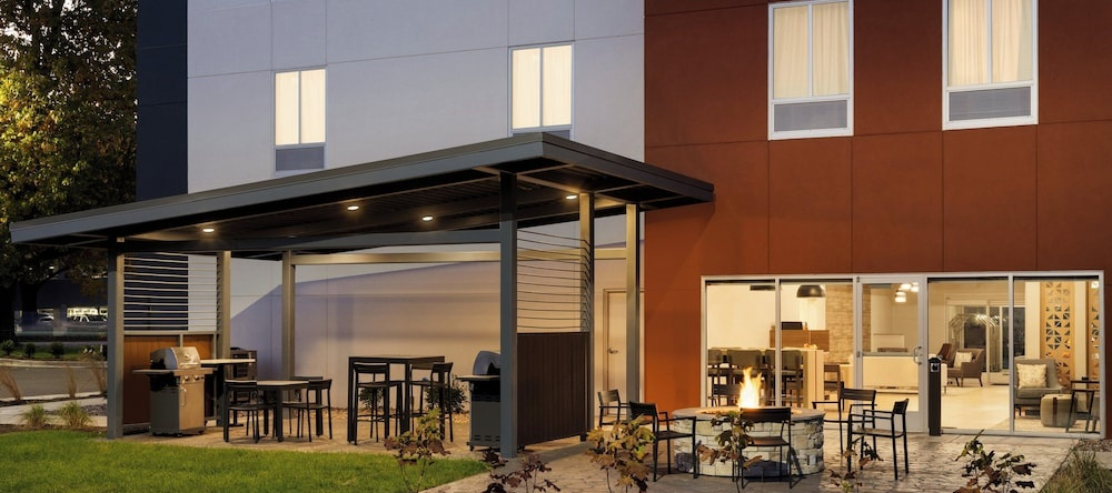 Candlewood Suites Coralville Iowa City, 科勒尔维尔 — 照片 1