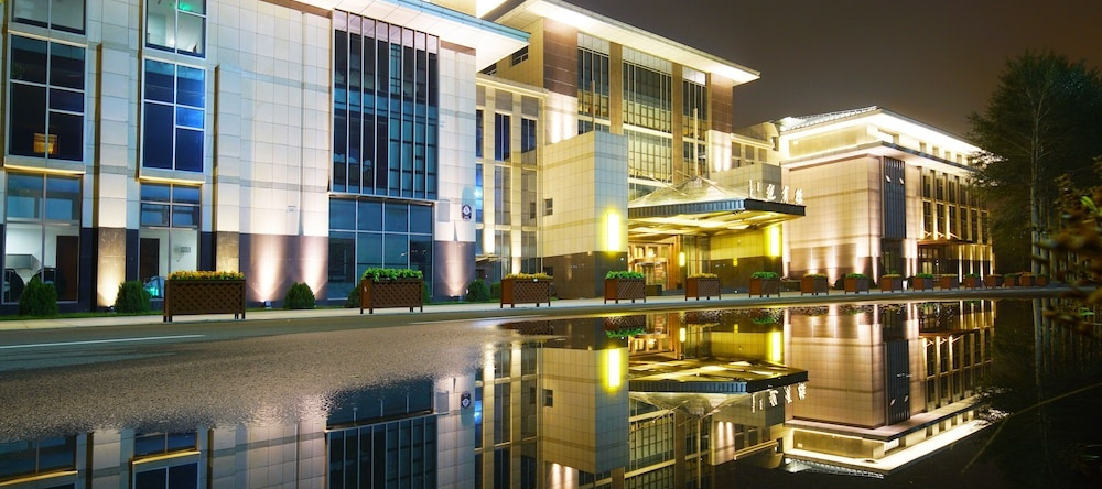 Qingshan Hotel Baotou（Yingbin Building）, Баотоу — фото 1