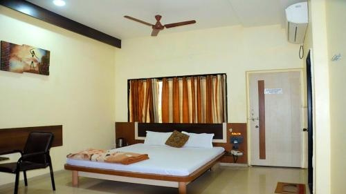 Hotel New Gulmohar, Shahada — photo 1