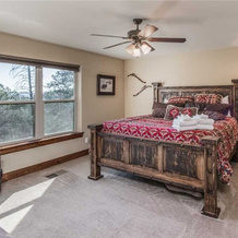 Abbey Lodge - Nine Bedroom Cabin with Hot Tub, Ruidoso — photo 4